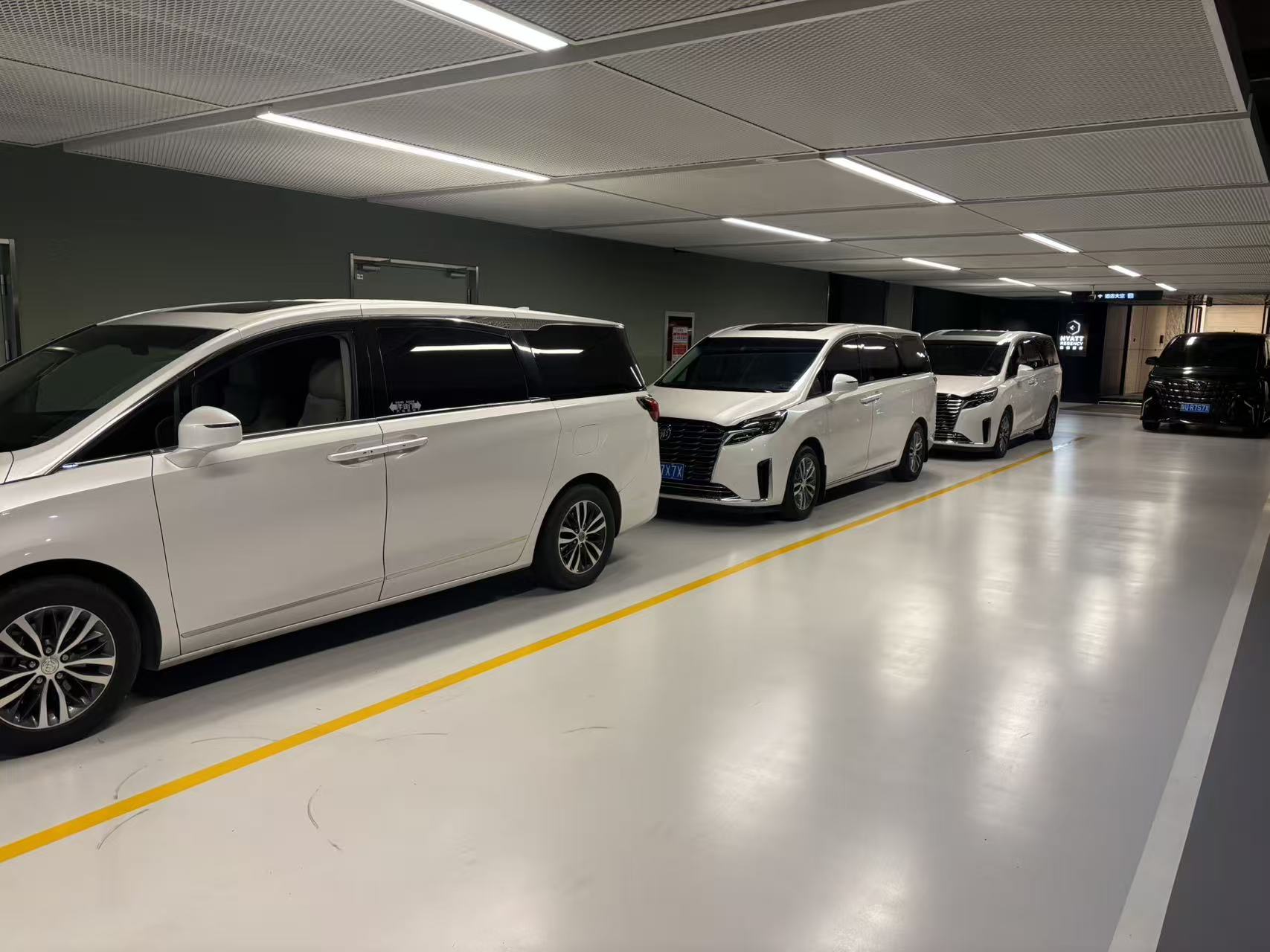 商務車3